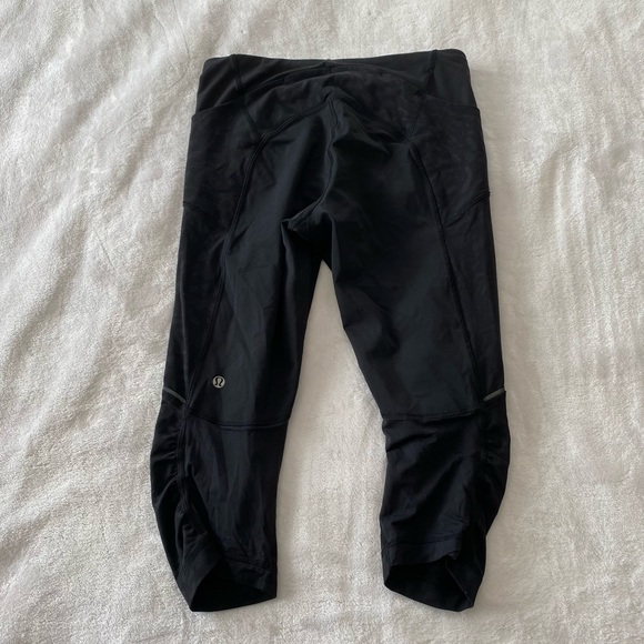 lululemon athletica Pants - Lululemon Stash It Crop in Black Leopard